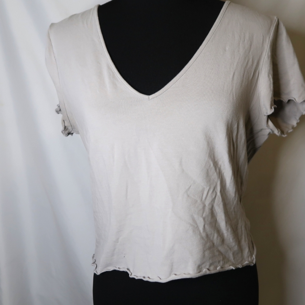 Gray Lettuce Edge Top